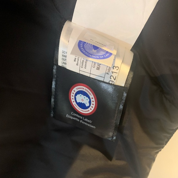 CANADA GOOSE VEST SIZE L MENS - Picture 4 of 5